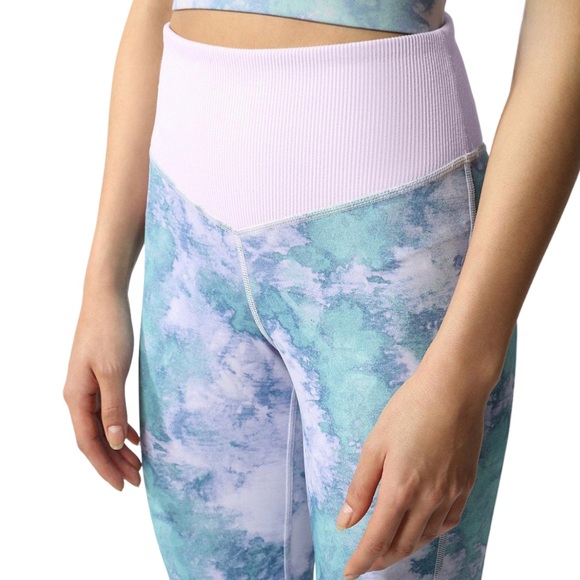 THE NORTH FACE • Women’s Printed Dune Sky Fitted 7/8 Leggings - Picture 7 of 8